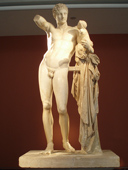 Hermès tenant Dionysos - musée archéologique d'Olympie